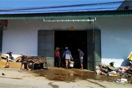 Không biết là đầu đạn, người đàn ông đem ra cưa thì bất ngờ vật phát nổ gây tử vong