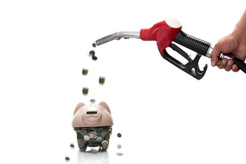 Mẹo tiết kiệm xăng khi đi ô tô ai cũng nên biết