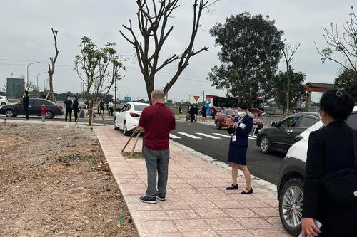 Đất Hà Tĩnh vẫn chưa 'hạ nhiệt', nhiều người bỏ nghề chính đi làm 'cò'đất