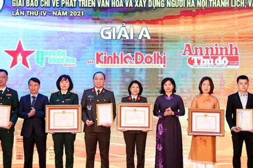 Đề tài về Hà Nội gồng mình chống dịch COVID-19 thắng lớn tại 2 giải báo chí
