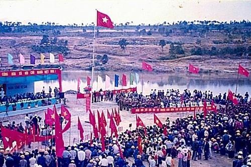 Những người ở lại Yaly