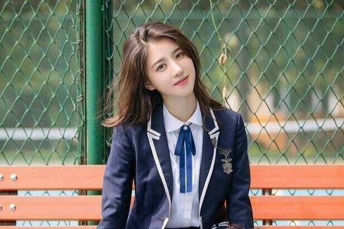 Seoul bỏ quy định nữ sinh mặc nội y trắng, đi tất đen