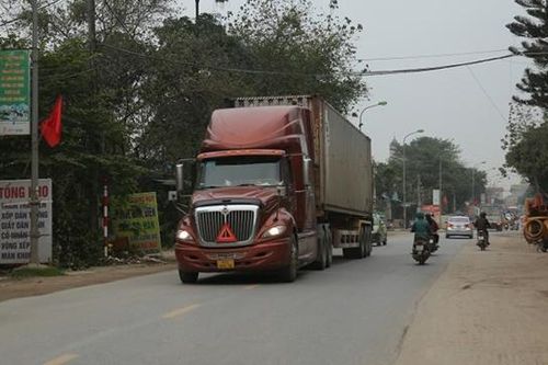 Dự án mở rộng Quốc lộ 6: Người dân mong từng ngày
