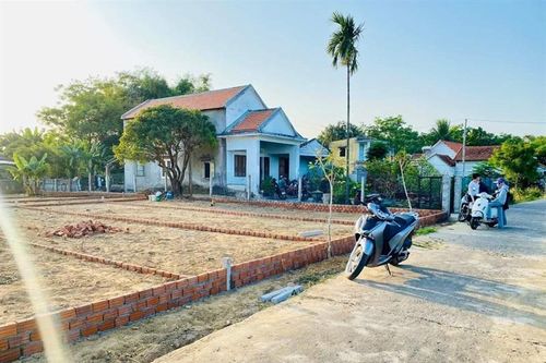 Ồ ạt bán đất vùng ven