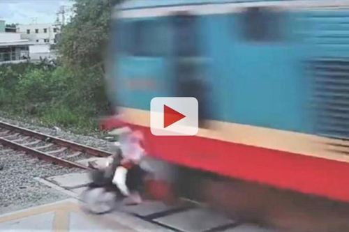 Cố băng qua đường sắt, thanh niên bị tông tử vong