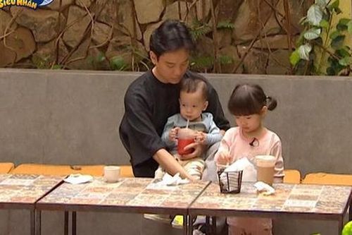 JustaTee làm bố hiện đại trong 'Mẹ vắng nhà Ba là siêu nhân'