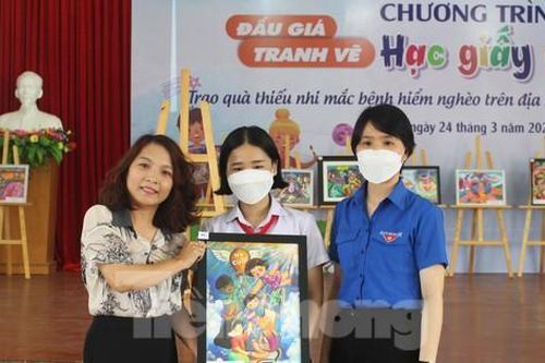 Đấu giá tranh giúp bệnh nhi khó khăn đến trường