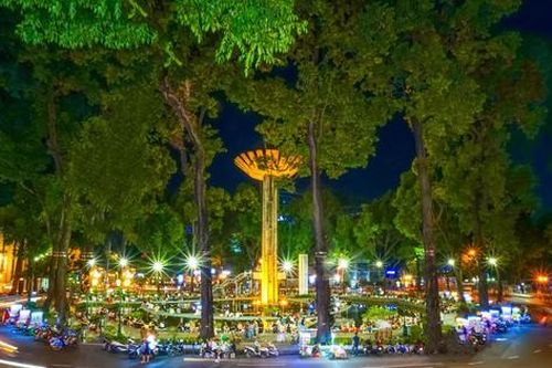 Hồ Con Rùa TPHCM trước ngày 'thay áo mới'