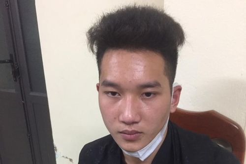 Thấy công an, thanh niên vội vứt ma túy vào bụi cây