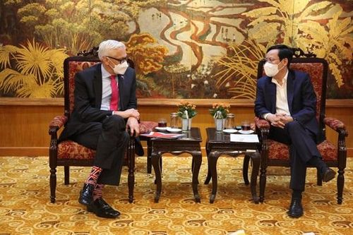 Tăng hợp tác Việt-Anh về năng lượng tái tạo và phát triển bền vững
