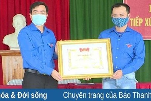 Tuổi trẻ và hai chiều sáng - tối