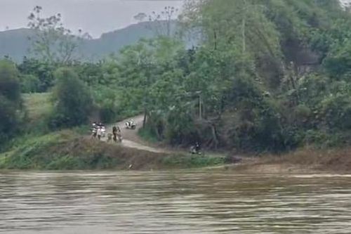 Tuyên Quang: Lật đò, 2 mẹ con mất tích trên sông Gâm