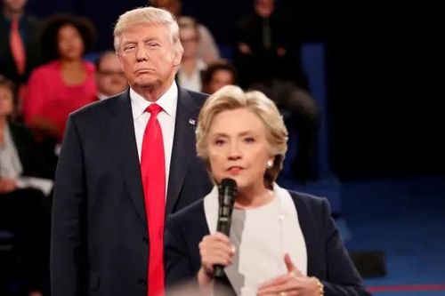 Cựu Tổng thống Mỹ Donald Trump kiện bà Hillary Clinton