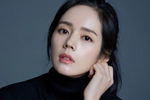 Han Ga In bị chồng ngăn cản phẫu thuật thẩm mỹ