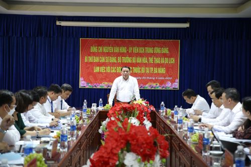 Bộ trưởng Nguyễn Văn Hùng: Tập trung xây dựng môi trường văn hóa cơ sở, lấy địa bàn dân cư, cơ quan trường học để triển khai