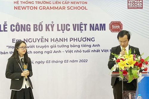 Tác giả nhí tỏa sáng với truyện giả tưởng song ngữ