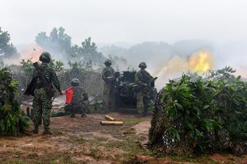 Huấn luyện giỏi ở Trung đoàn Pháo binh 452