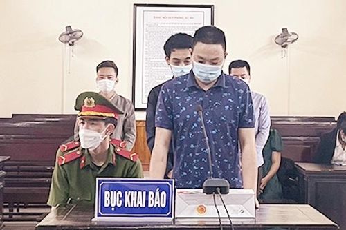 Xét xử nhóm nhà báo cưỡng đoạt tài sản
