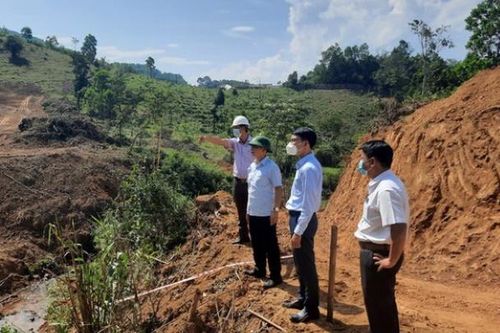 Thừa Thiên – Huế: Cựu chiến binh hiến hàng trăm m2 đất để mở đường
