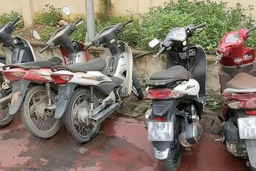 Nam thanh niên gọi các gái mại dâm đi nhà nghỉ để lấy trộm xe