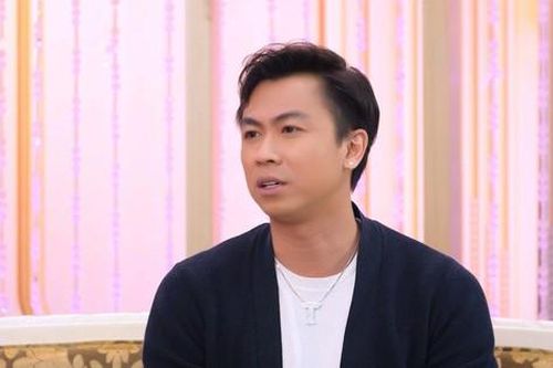 Hồ Việt Trung thời chưa nổi tiếng: Đi hát lô tô, ăn chợ ngủ đình, bị khán giả rượt đánh chạy thục mạng