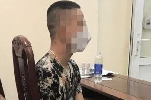 Hai đối tượng bỏ chạy trên xe ô tô có súng và ma túy đá