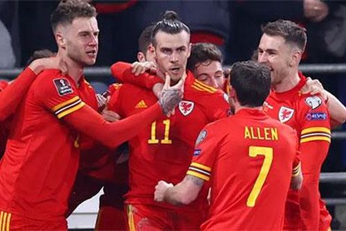 Bale đáp trả khi bị gọi là 'ký sinh trùng'