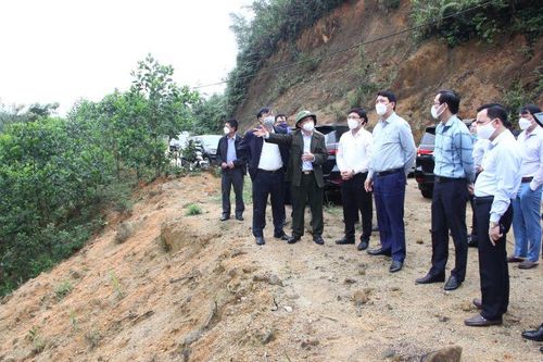 Phó Chủ tịch UBND tỉnh Lê Đức Giang làm việc tại huyện Lang Chánh