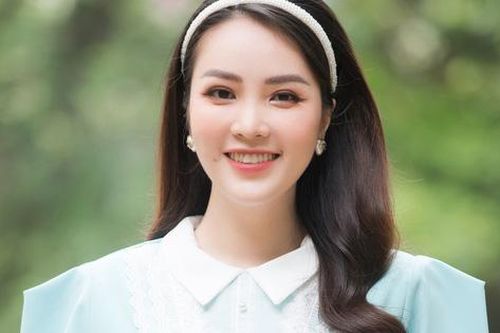 Á hậu Thụy Vân không lo lắng khi chồng đi đánh golf