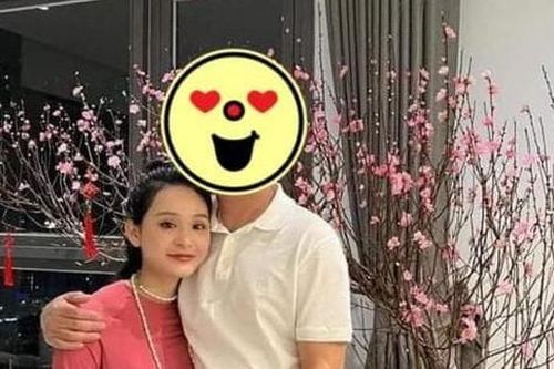 Xôn xao thông tin siêu xe G63 là Hiền Hồ tự mua trả góp chứ không phải được đại gia tặng, hiện tại vẫn đang nợ ngân hàng 8 tỷ?