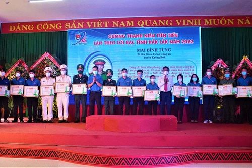 Đắk Lắk tuyên dương 45 thanh niên tiên tiến làm theo lời Bác