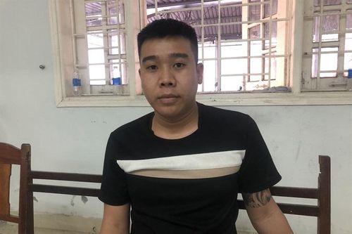 Kẻ trốn nã bị tóm khi lén về nhà
