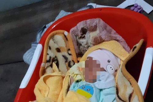Trẻ sơ sinh bị bỏ rơi
