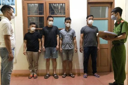 Tạm giữ nhóm đối tượng đâm chết người