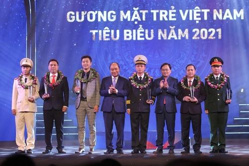 Tôn vinh 10 Gương mặt trẻ Việt Nam tiêu biểu năm 2021