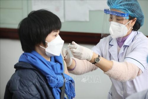 Tổng hợp COVID-19 ngày 26/3: Số ca mắc mới tiếp tục giảm; Bộ Y tế đề nghị tiêm mũi 3 bằng vaccine AstraZeneca