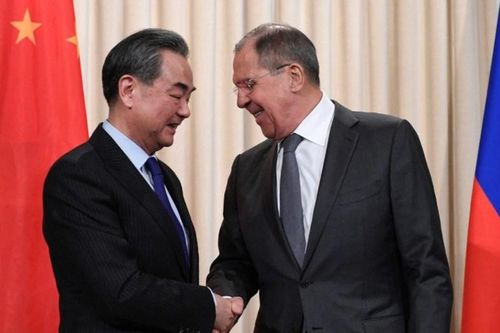 Ông Lavrov chuẩn bị gặp trực tiếp ông Vương Nghị: Thế giới 'nín thở' chờ kết quả họp mặt?