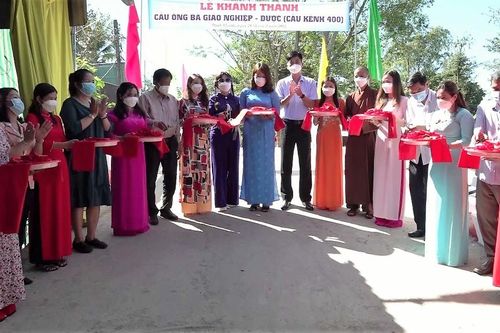 Khánh thành cầu Ông bà giáo Nghiệp – Dược xã Định Thành