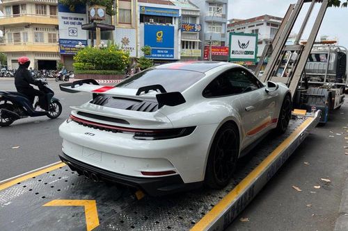 Ông Đặng Lê Nguyên Vũ sở hữu Porsche 911 GT3 2022 đầu tiên ở Việt Nam