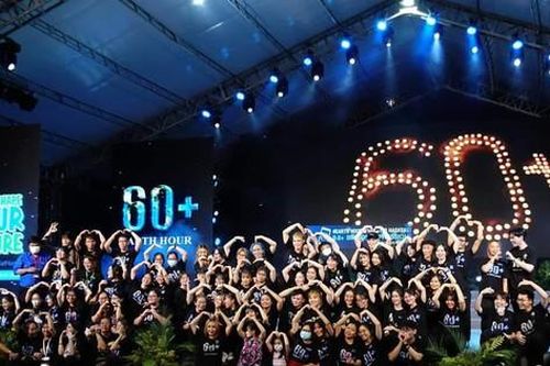 Bạn trẻ Sài Gòn hào hứng hưởng ứng sự kiện 'Giờ Trái Đất năm 2022'