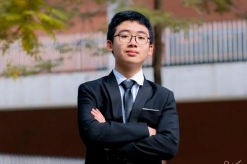 Võ Hoàng Hải – học sinh lớp 10 đầu tiên giành giải Nhất quốc gia môn Vật lý