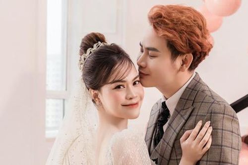 Hồng Phúc - Quỳnh Phượng đăng ảnh cưới 'cổ tích' sau 23 năm yêu và cưới