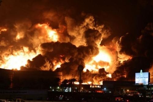 Kho chứa xăng dầu của Saudi Aramco bị Houthi tấn công