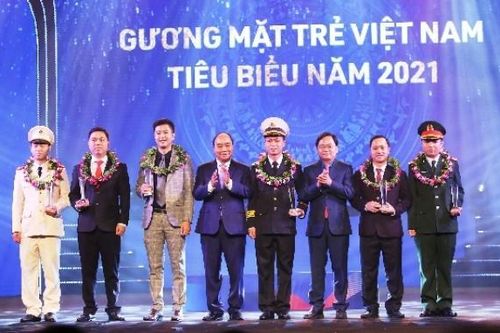 Tuyên dương 10 gương mặt trẻ Việt Nam tiêu biểu 2021