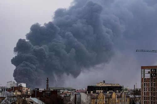 CNN: Nga nã tên lửa dữ dội ở Lviv - Thiệt hại nặng, Ukraine khẩn cấp yêu cầu phòng không
