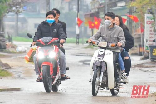 Tái diễn tình trạng không đội mũ bảo hiểm và trách nhiệm của các cơ quan chức năng