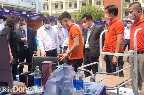 Sinh viên Trường đại học Lạc Hồng đạt giải Nhì cuộc thi SV Startup