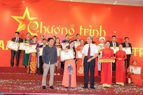 Nghệ nhân Phùng Thị Thực nỗ lực gìn giữ di sản văn hóa