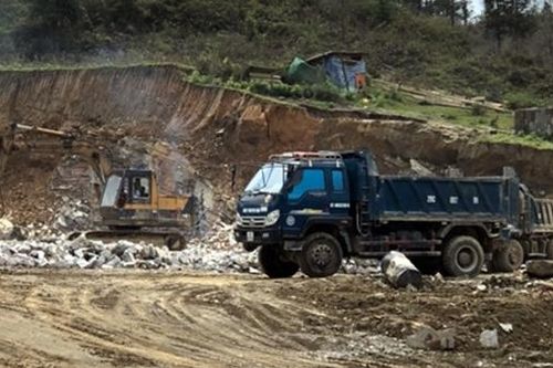 Lợi dụng 'giấy phép con' (Kỳ 1)