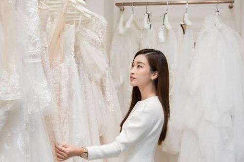 Dàn Hoa hậu Việt và Á hậu diện sắc trắng sang trọng dự sự kiện váy cưới